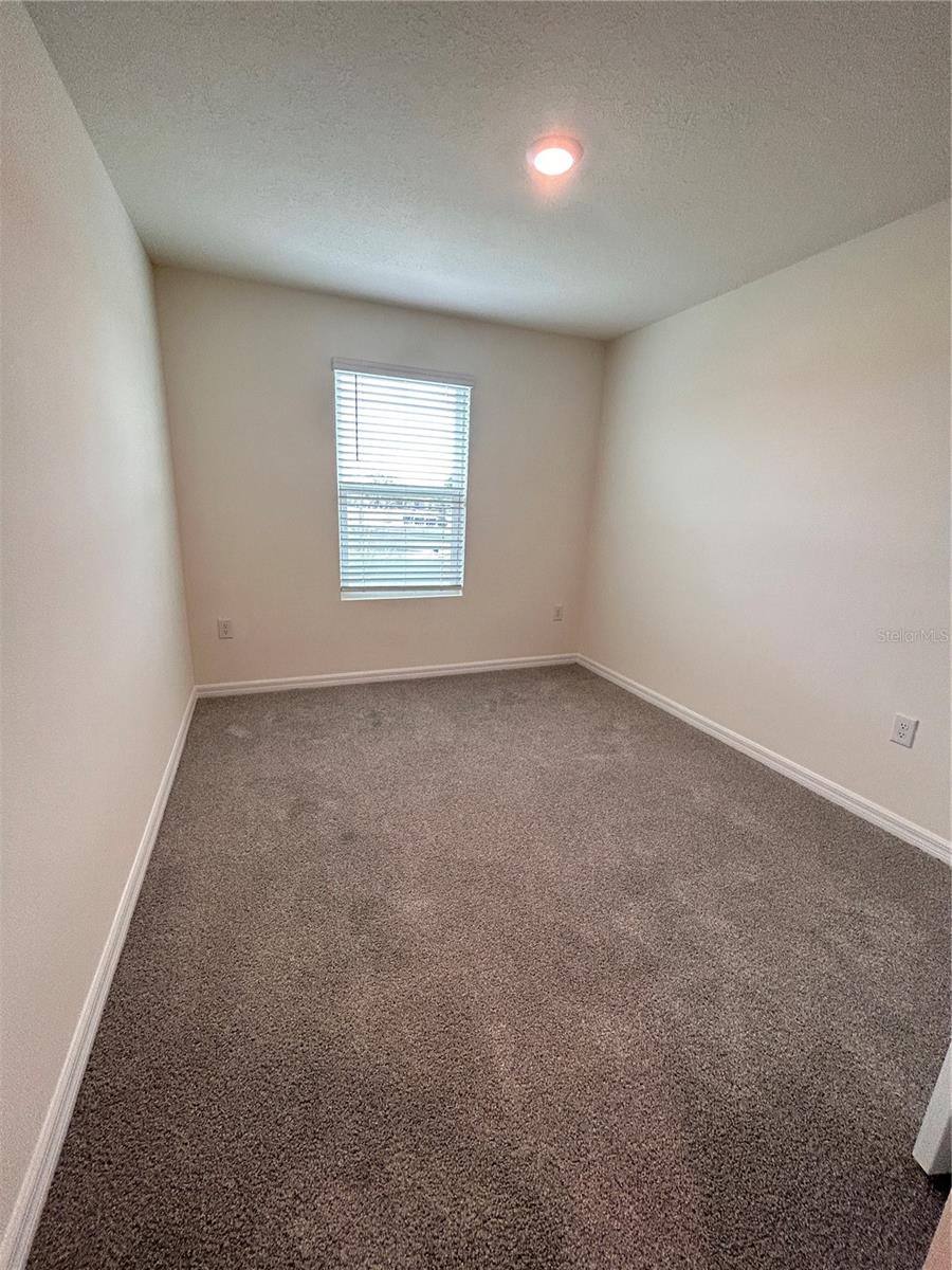 THE TOWNS AT LAUREL COMMONS - Residential Lease