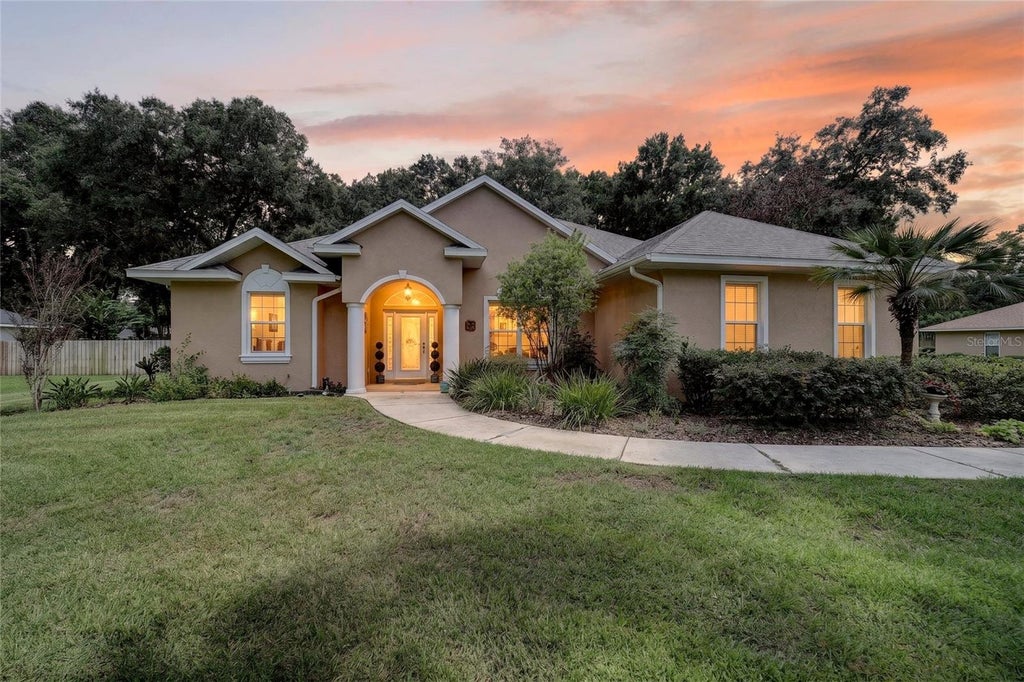 Photo of 5019 SE 44th Circle, Ocala, FL 34480 (MLS # OM732338)