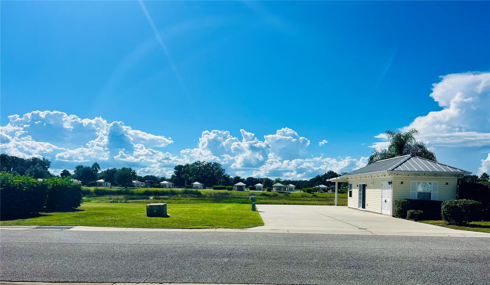 FLORIDA GRANDE MOTOR COACH RESIDENCE - Land