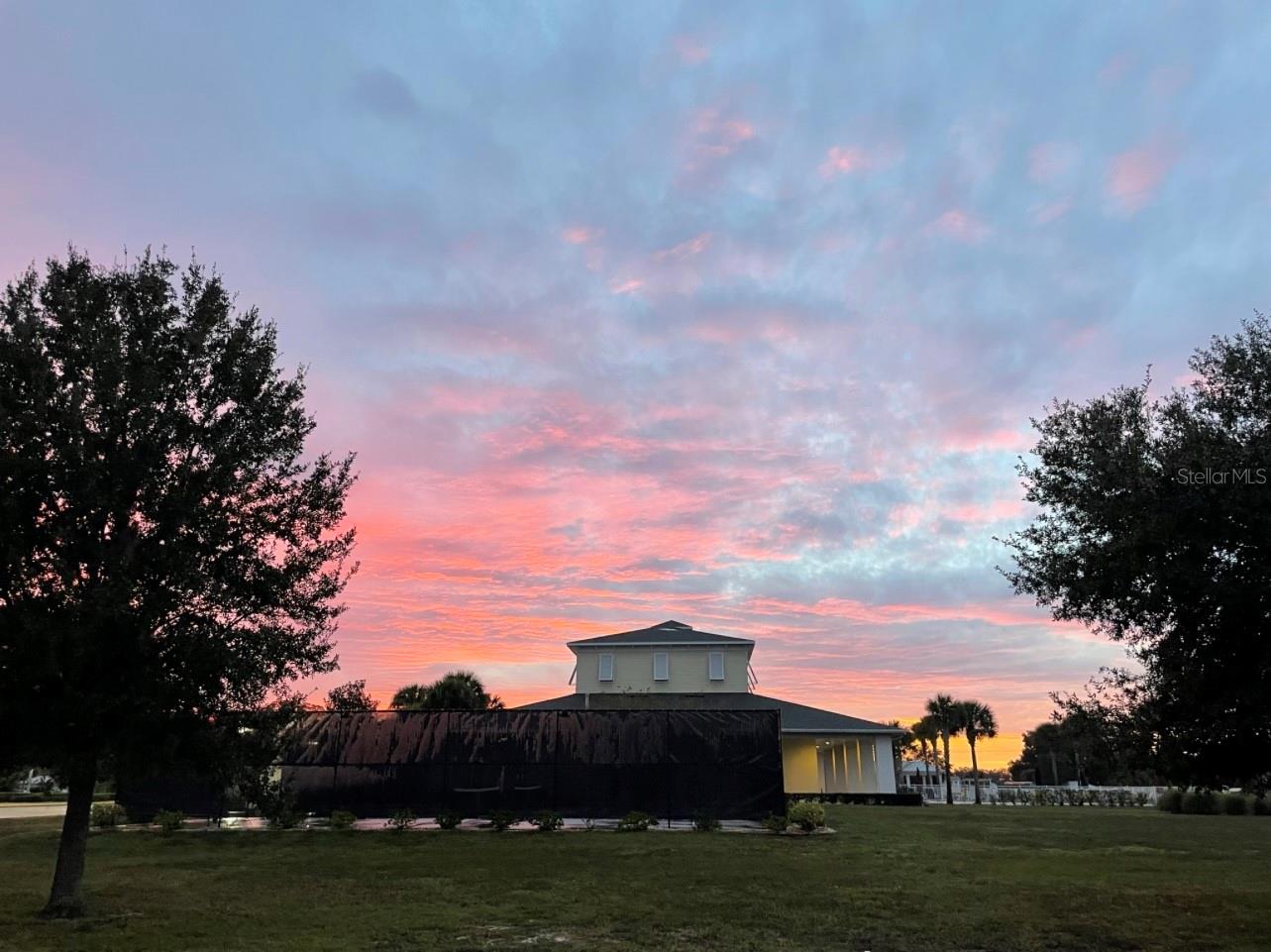 FLORIDA GRANDE MOTOR COACH RESIDENCE - Land