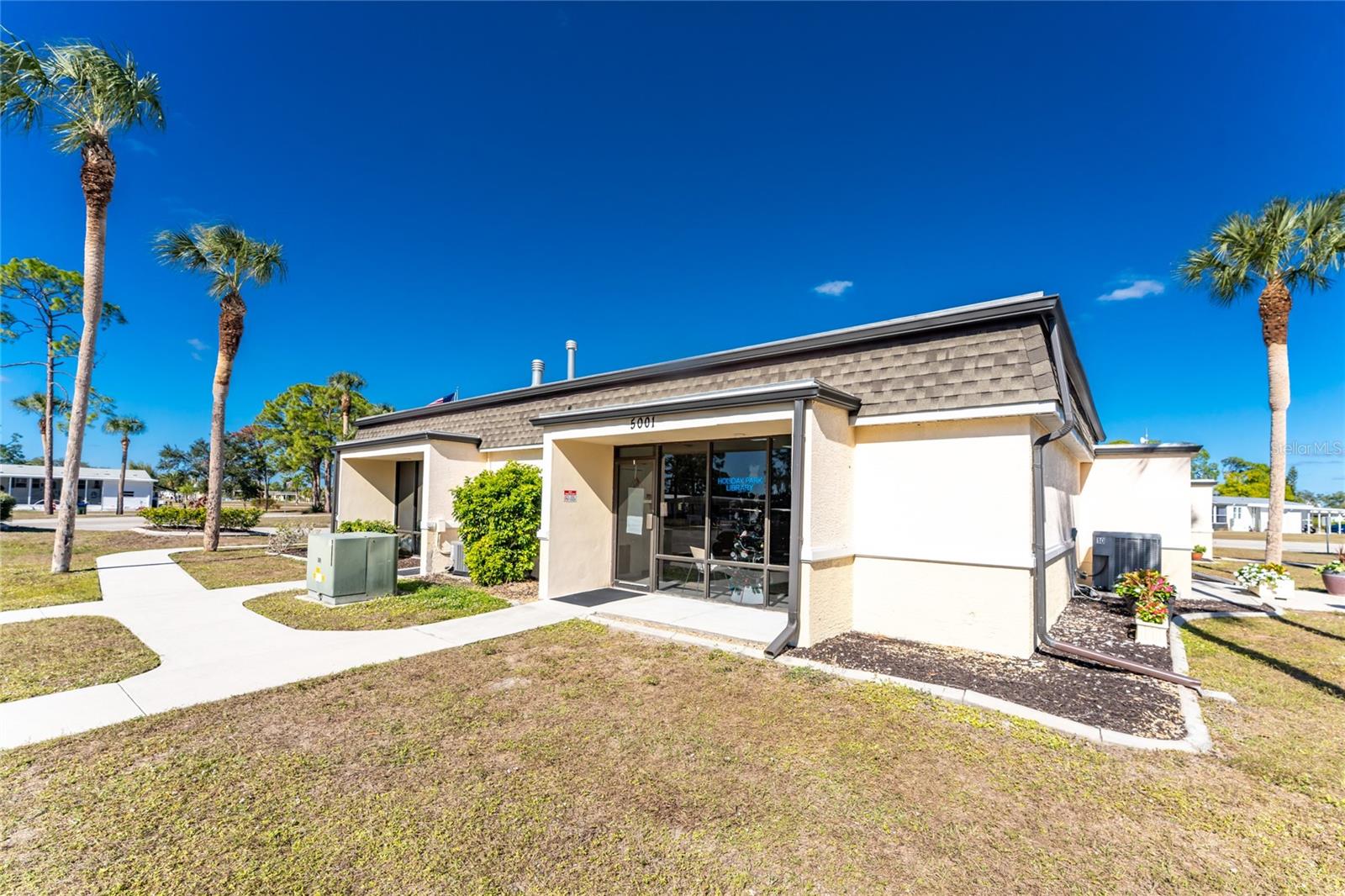 HOLIDAY PARK - Residential