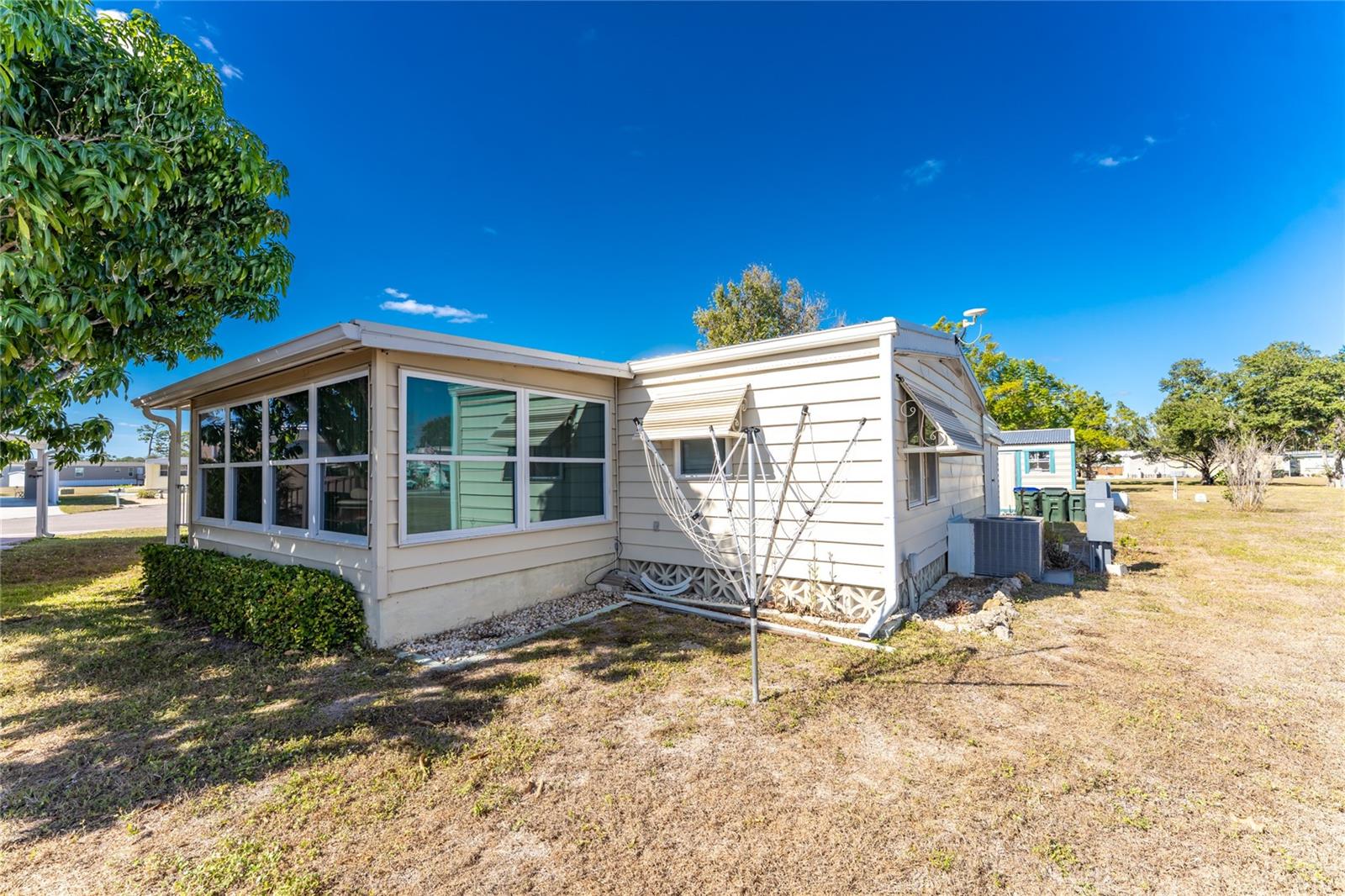 HOLIDAY PARK - Residential