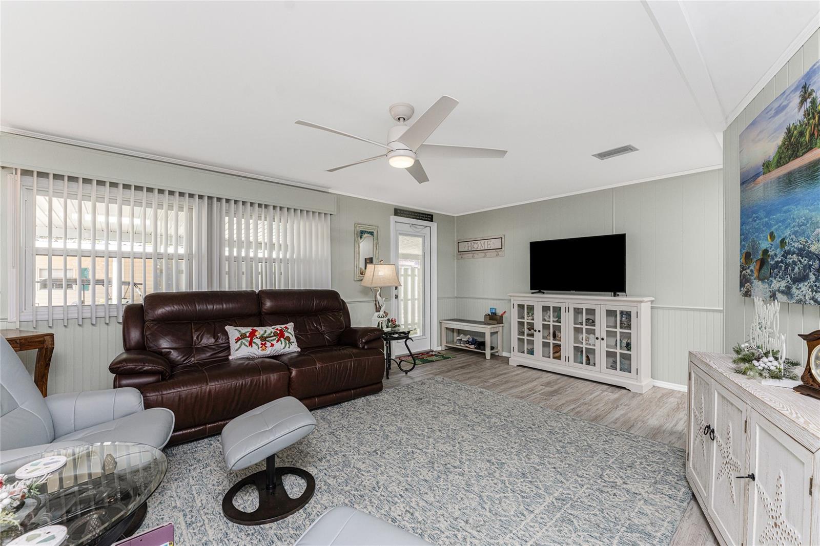 HOLIDAY PARK - Residential