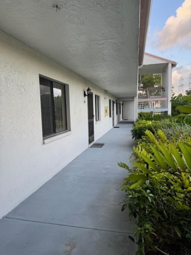 105 LAKEVIEW WAY 105