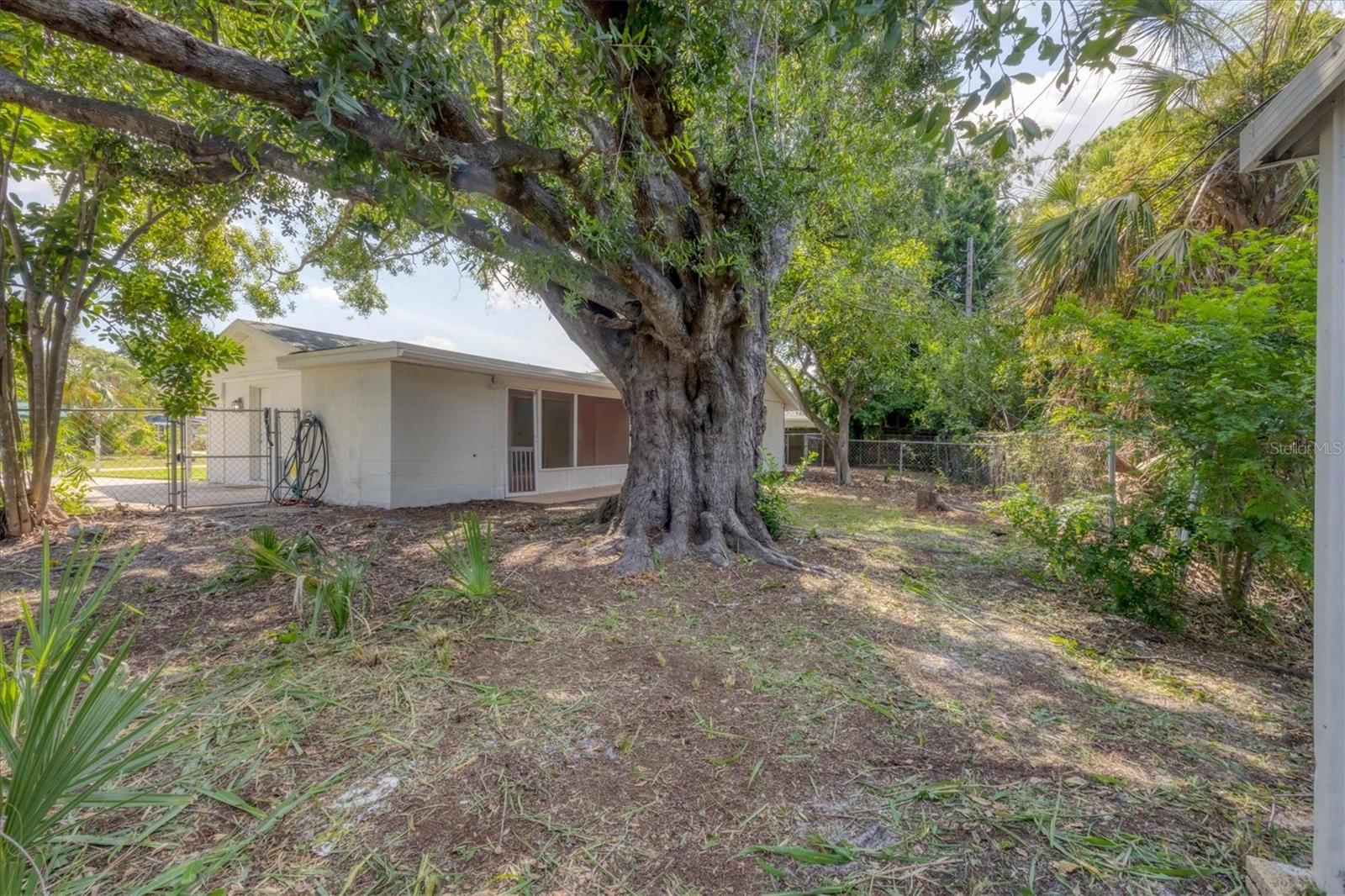 HOLIDAY HEIGHTS 2ND ADD - Residential