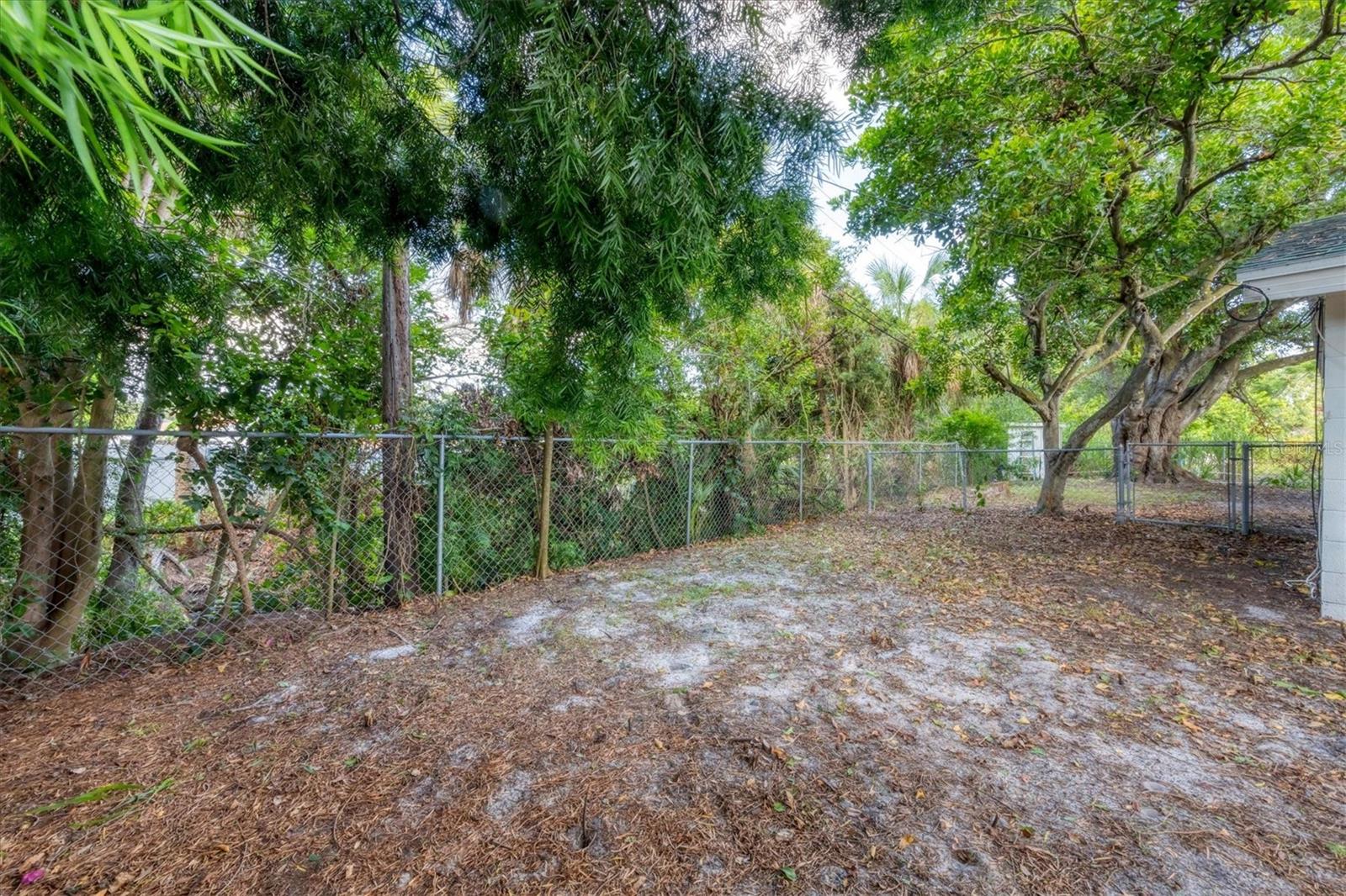 HOLIDAY HEIGHTS 2ND ADD - Residential