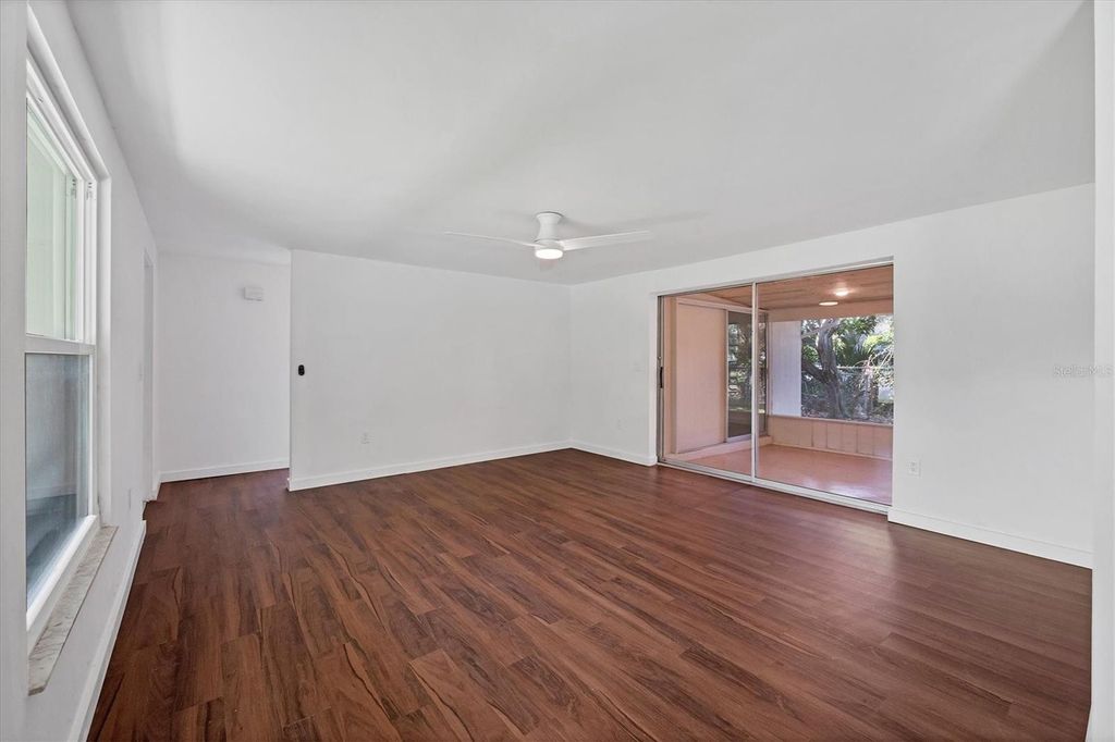 Photo of 2004 52nd Avenue W, Bradenton, FL 34207 (MLS # A4658903)