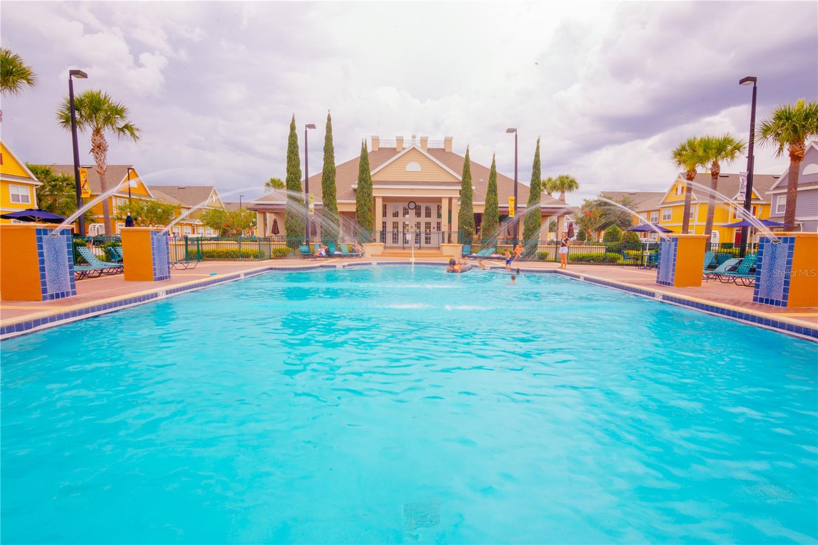 VILLAS AT SEVEN DWARFS LANE THE; A CONDO - Residential Lease