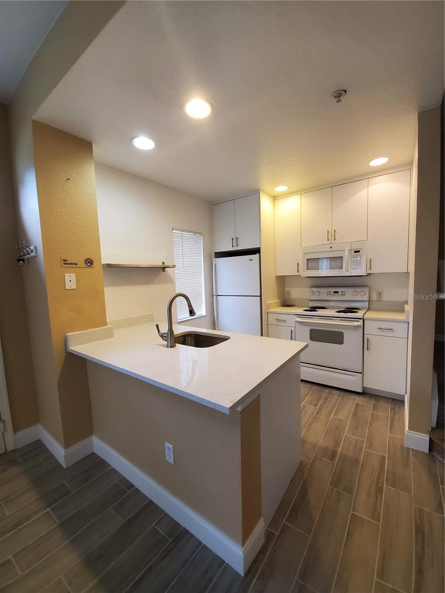 VILLAS AT SEVEN DWARFS LANE THE; A CONDO - Residential Lease