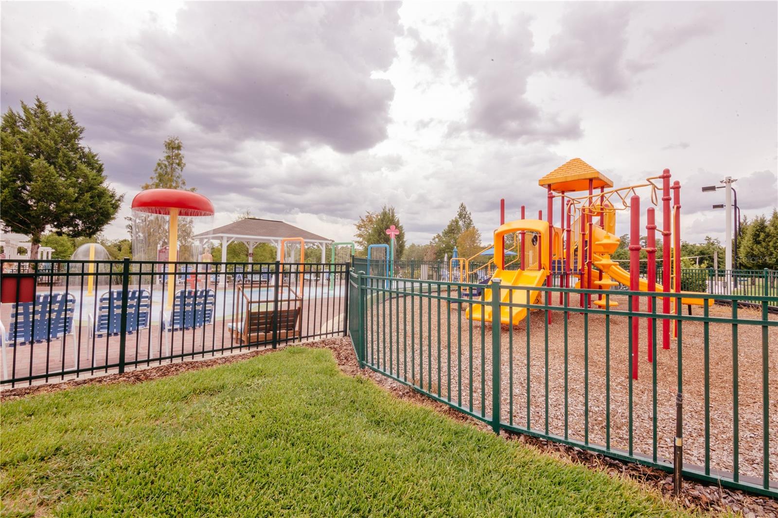 VILLAS AT SEVEN DWARFS LANE THE; A CONDO - Residential Lease