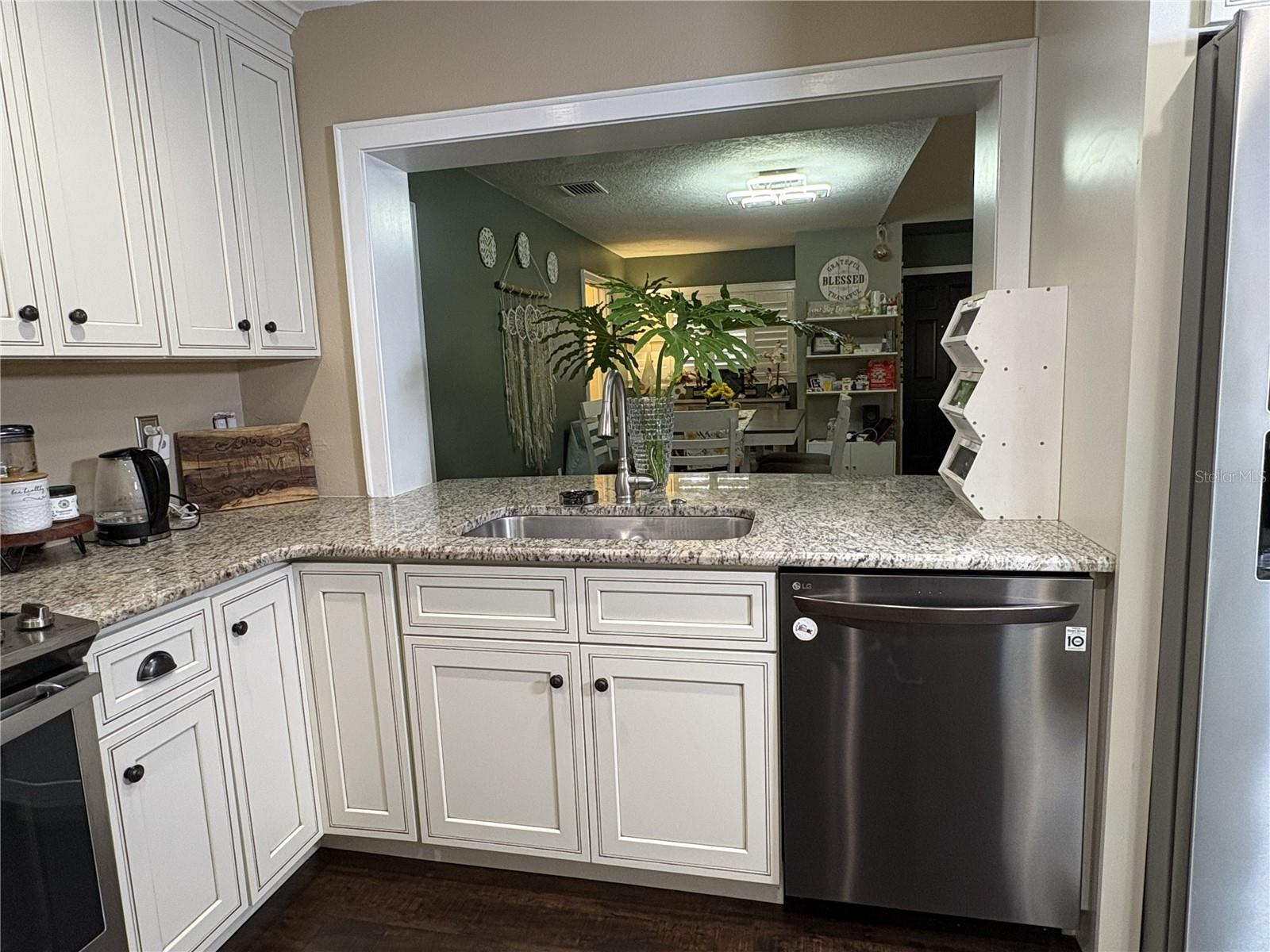 1000 WINDERLEY PLACE 226