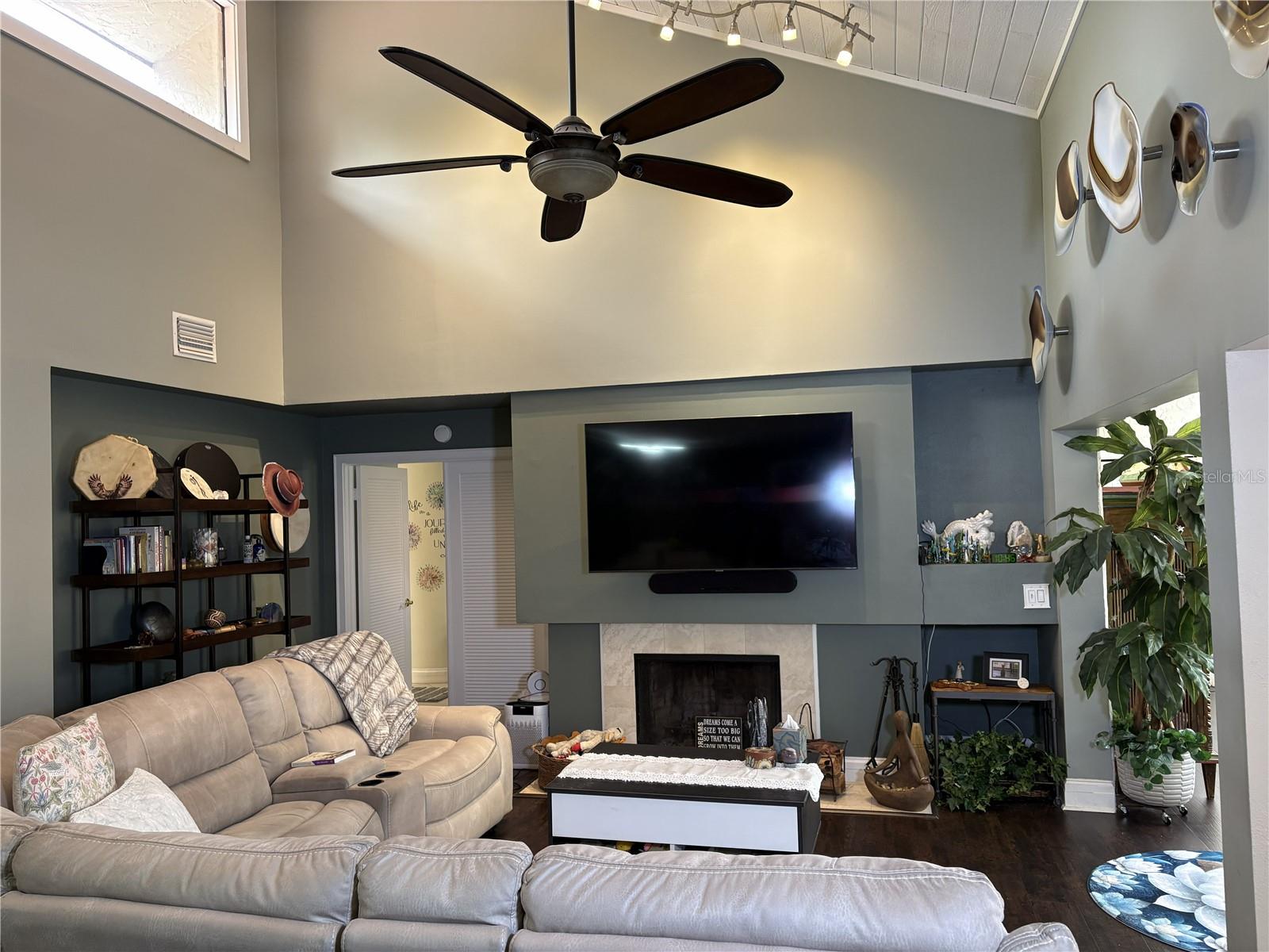SUN BAY CLUB CONDO - Residential