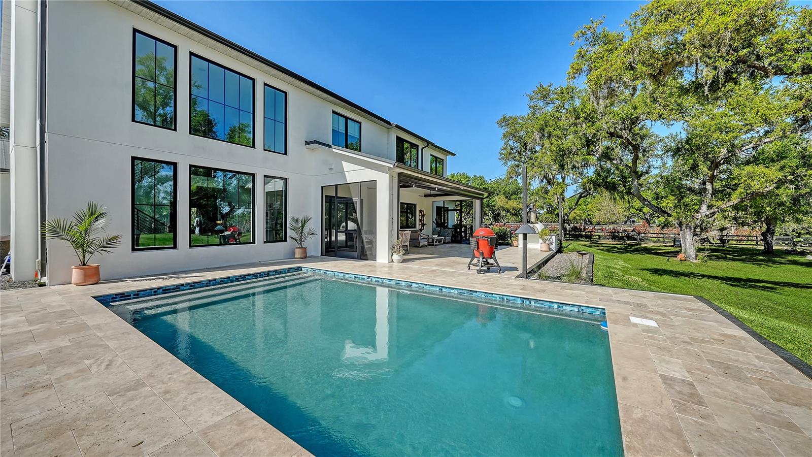 SADDLE CREEK - Residential