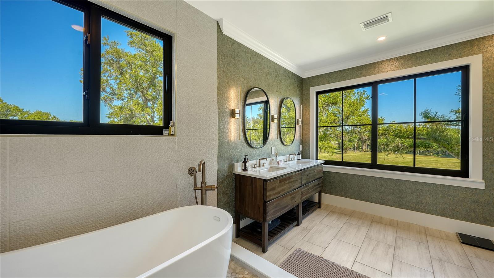 SADDLE CREEK - Residential