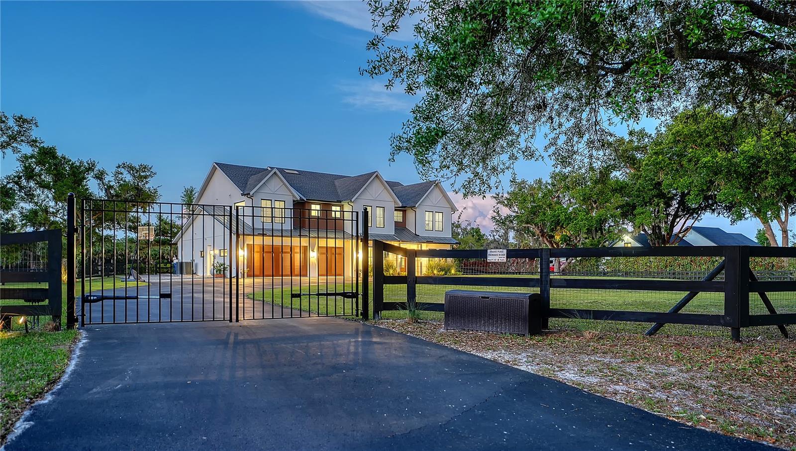 7022 SADDLE CREEK CIRCLE