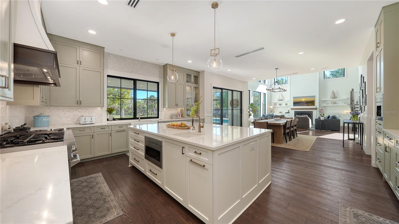 SADDLE CREEK - Residential