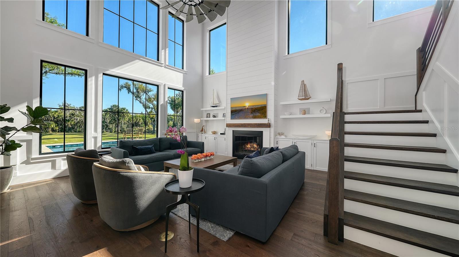 SADDLE CREEK - Residential