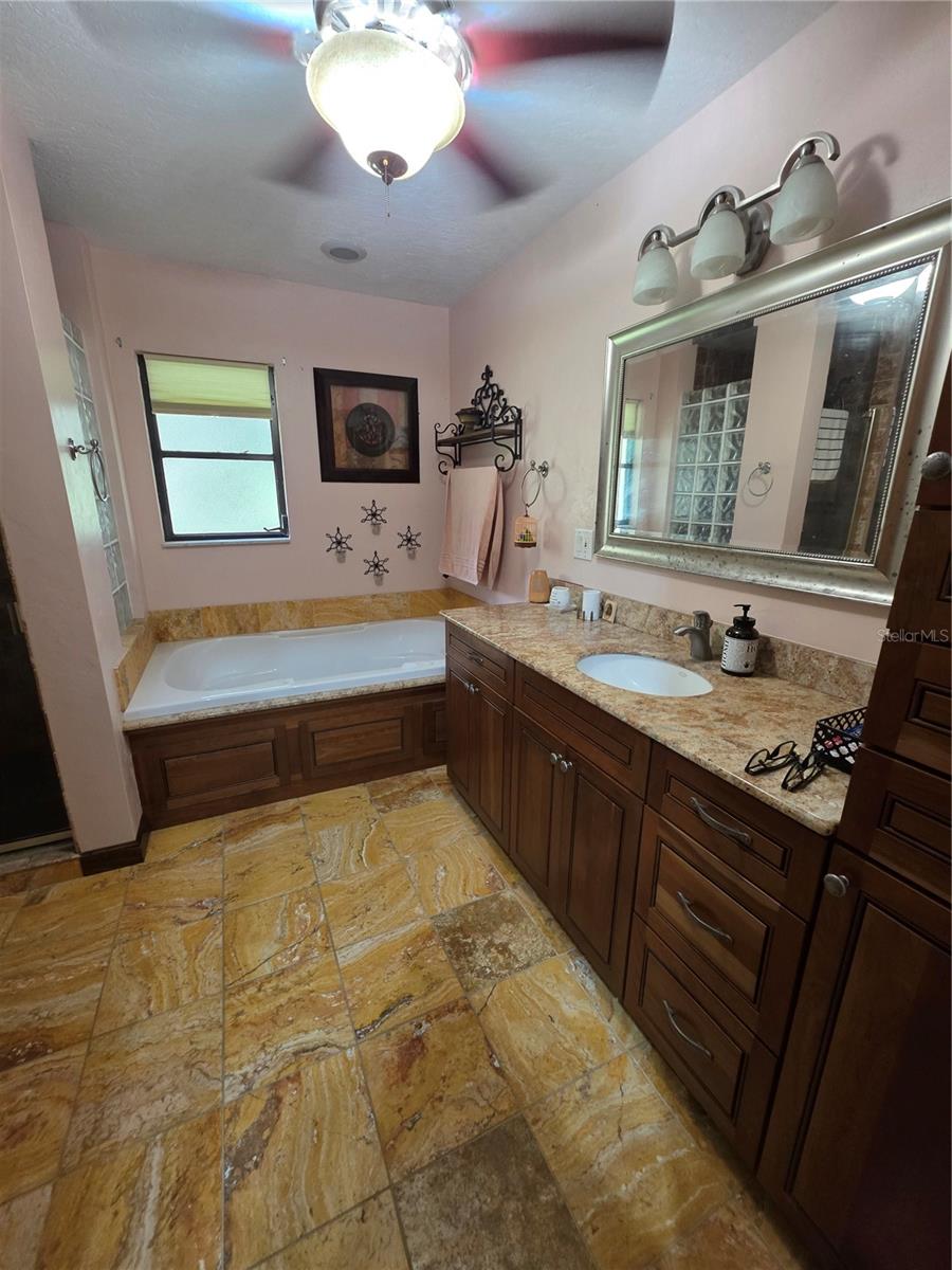 PAULAND ACRES - Residential