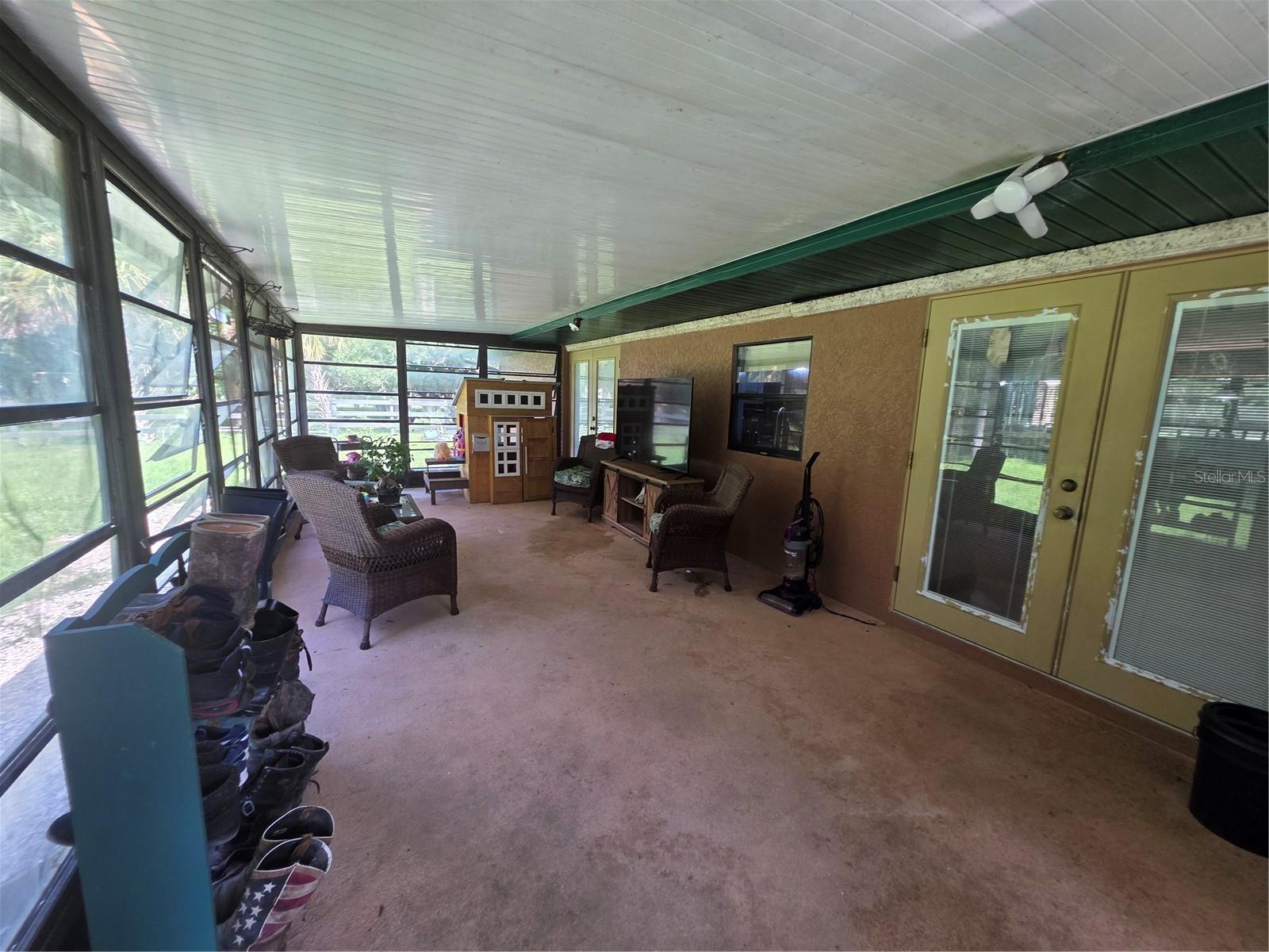 PAULAND ACRES - Residential