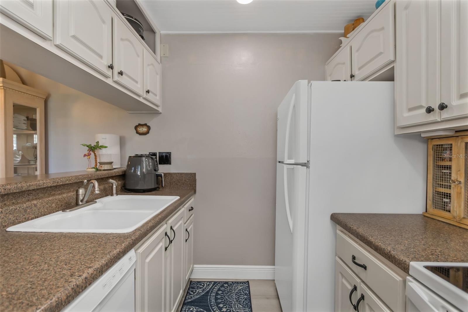 EASTWOOD PINES PH 1 CONDO - Residential