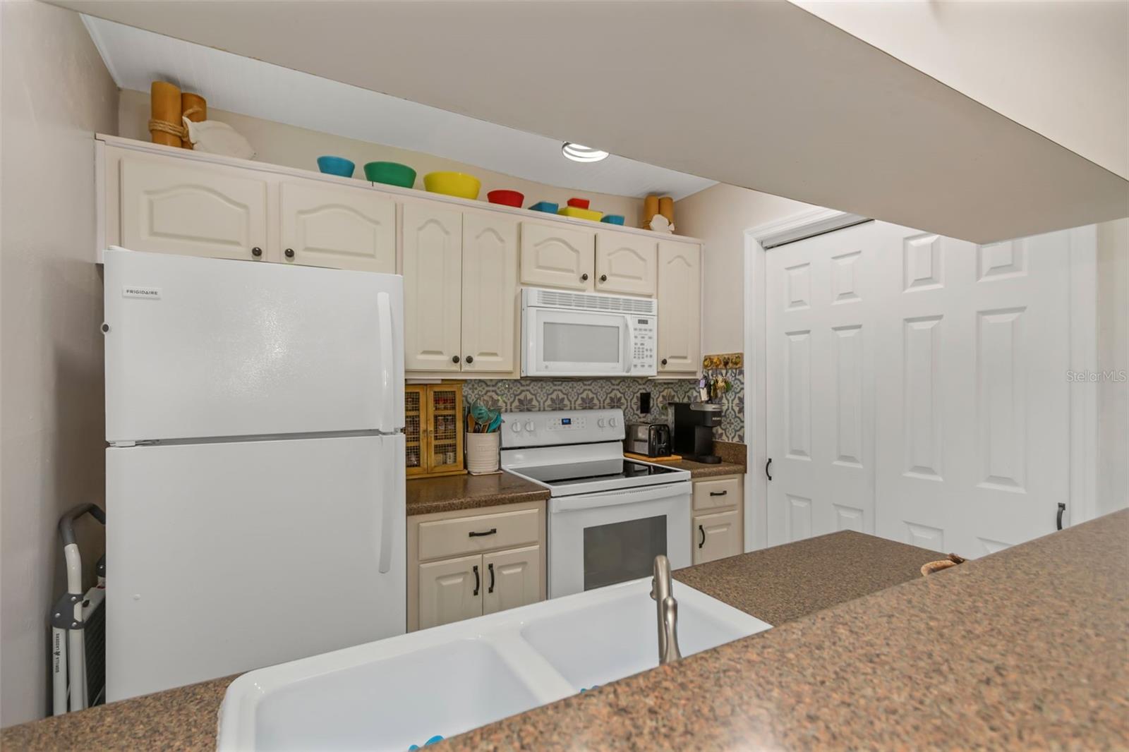 EASTWOOD PINES PH 1 CONDO - Residential