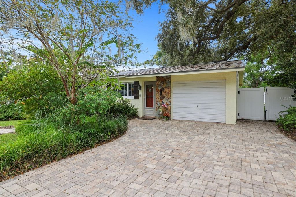 Photo of 1004 7th Street S, Safety Harbor, FL 34695 (MLS # TB8436170)