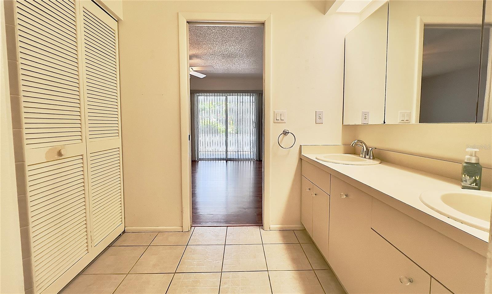 CEDAR CREEK - Residential