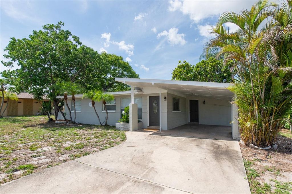 Photo of 110 14th Avenue SW, Largo, FL 33770 (MLS # TB8511918)