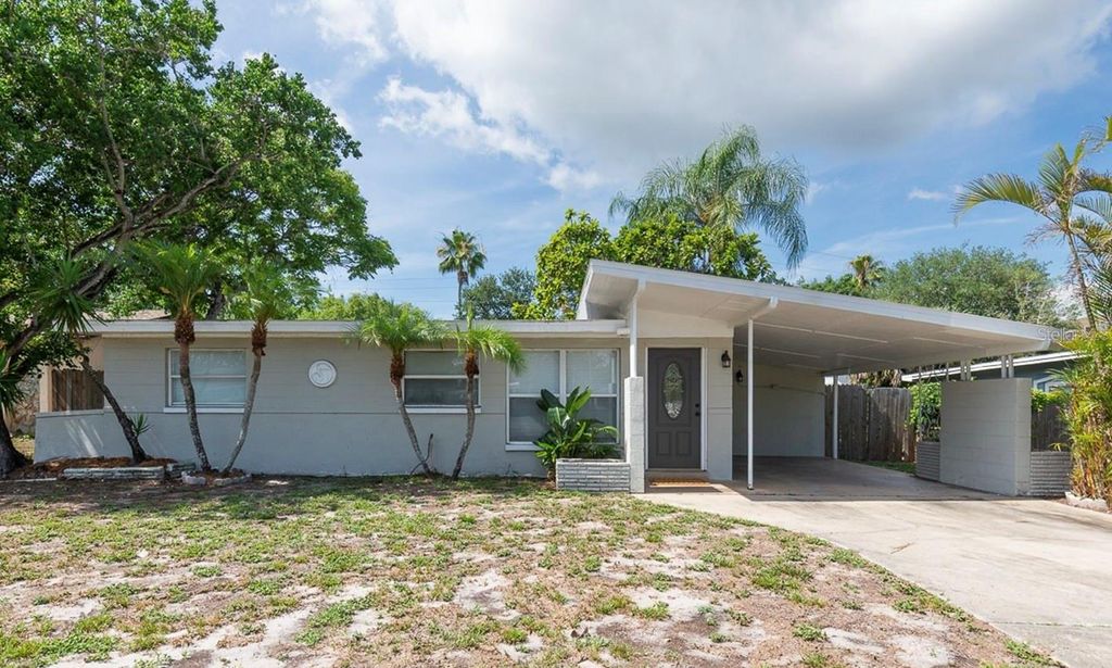 Photo of 110 14th Avenue SW, Largo, FL 33770 (MLS # TB8511918)
