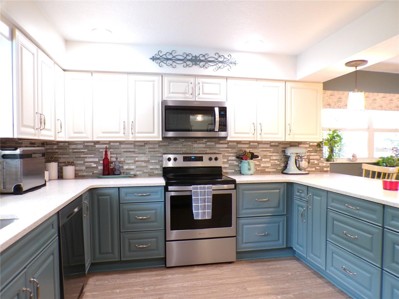 SHOREWOOD PARK - Residential