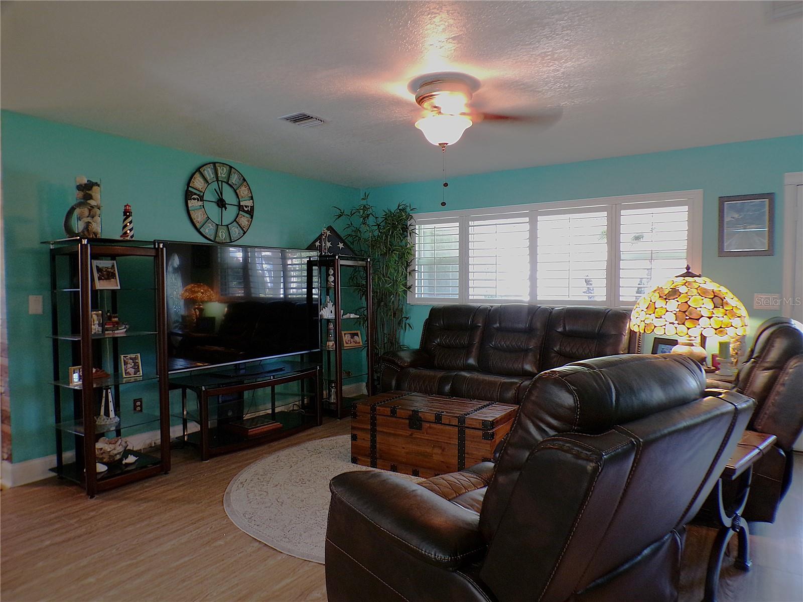 SHOREWOOD PARK - Residential