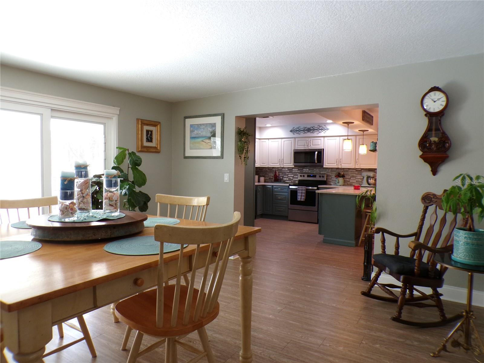 SHOREWOOD PARK - Residential