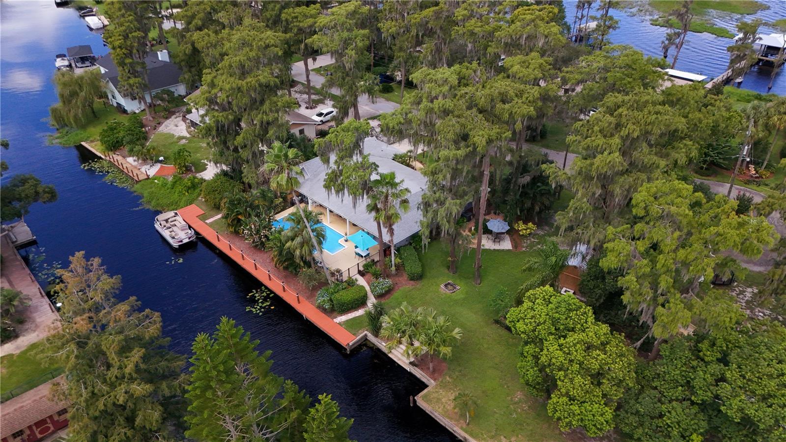 SHOREWOOD PARK - Residential