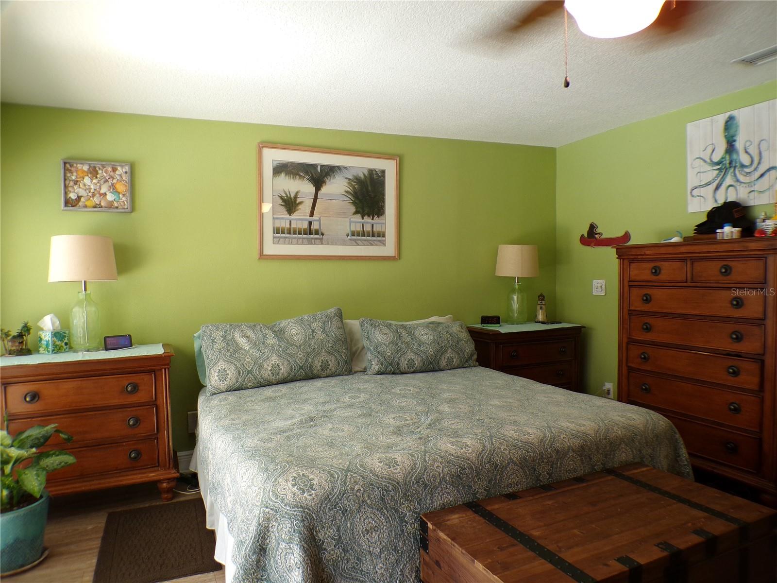 SHOREWOOD PARK - Residential