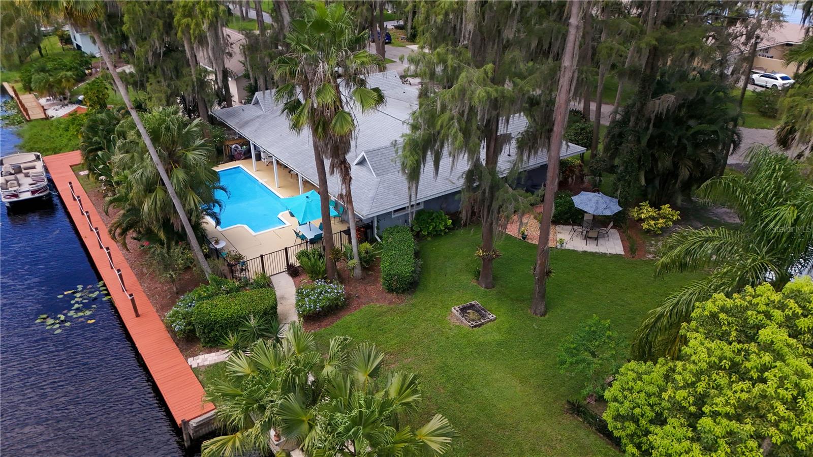 SHOREWOOD PARK - Residential