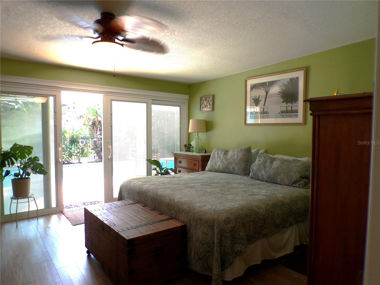 SHOREWOOD PARK - Residential