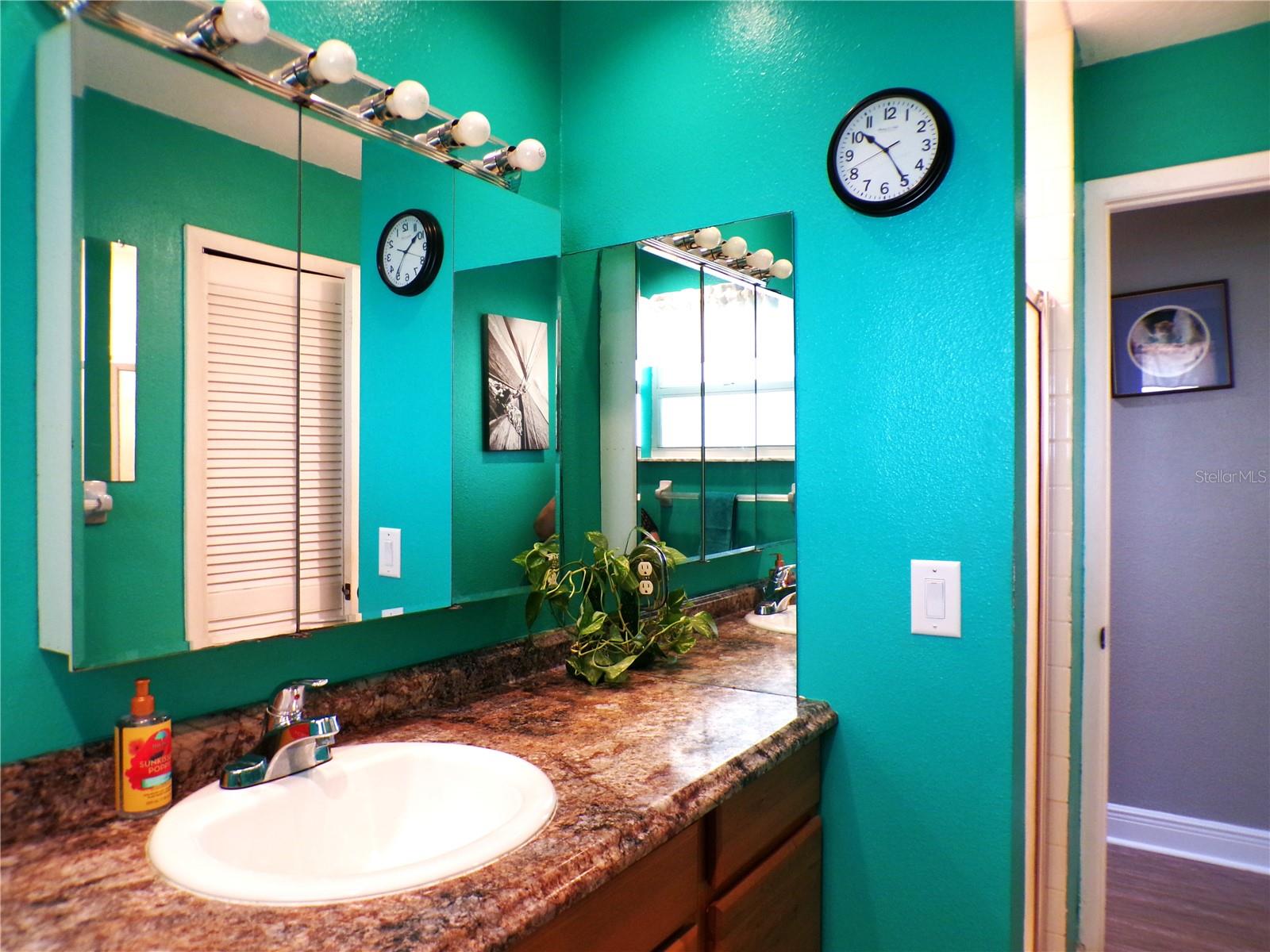 SHOREWOOD PARK - Residential