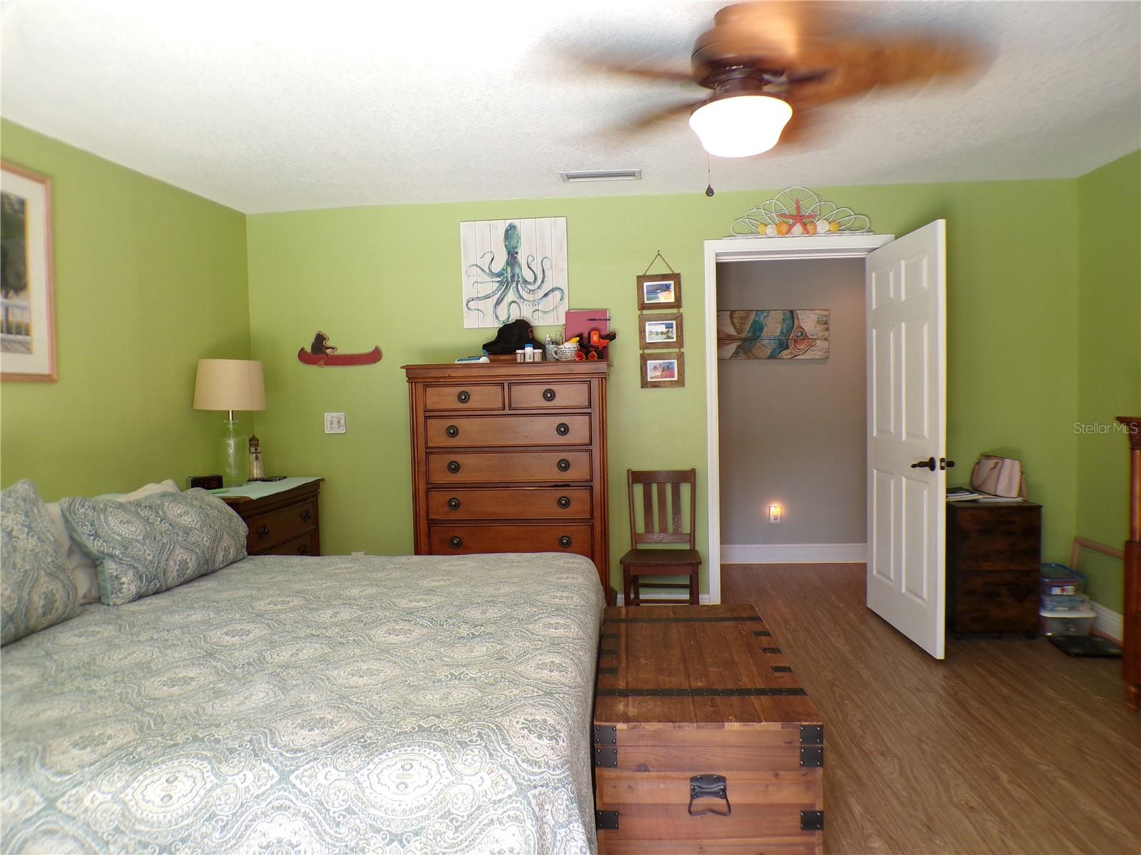 SHOREWOOD PARK - Residential