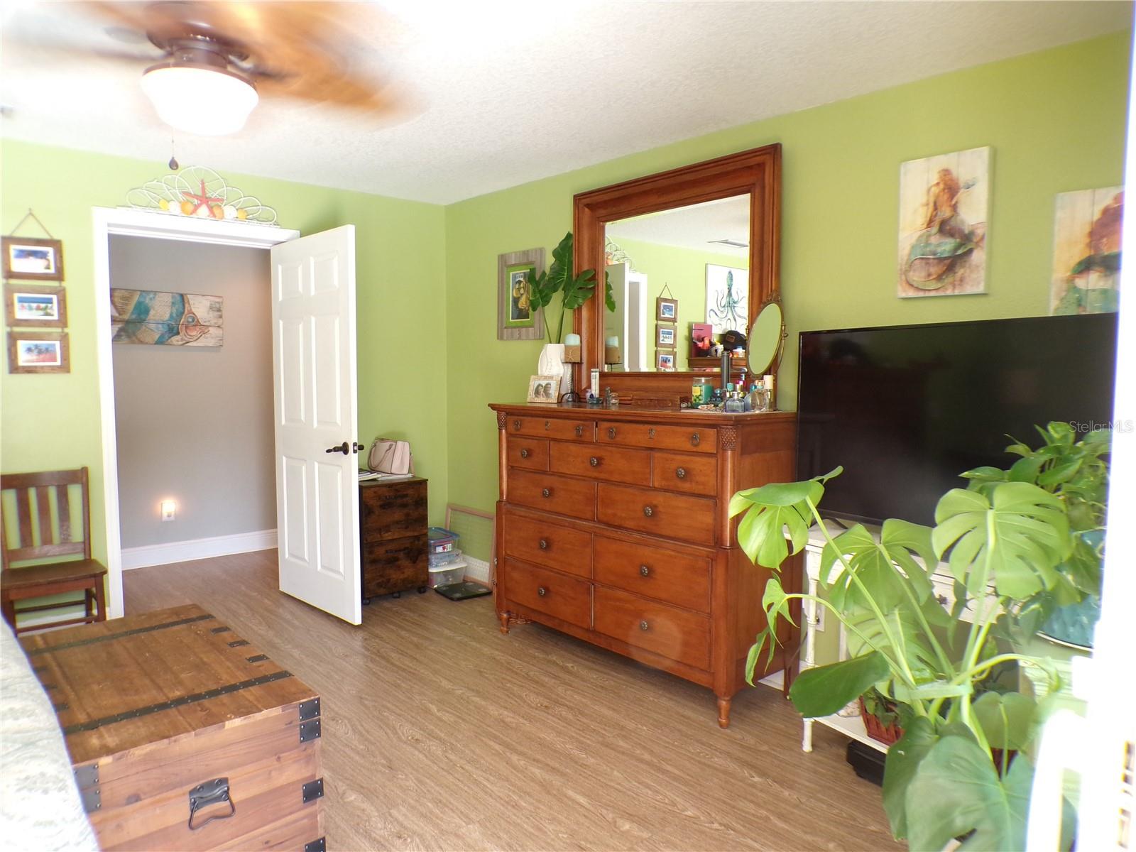 SHOREWOOD PARK - Residential