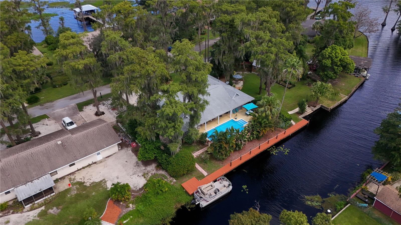 SHOREWOOD PARK - Residential