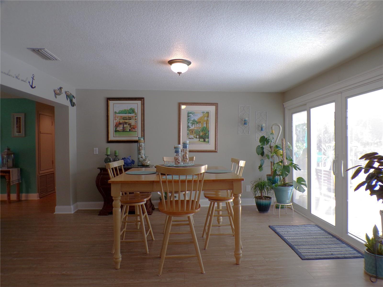 SHOREWOOD PARK - Residential