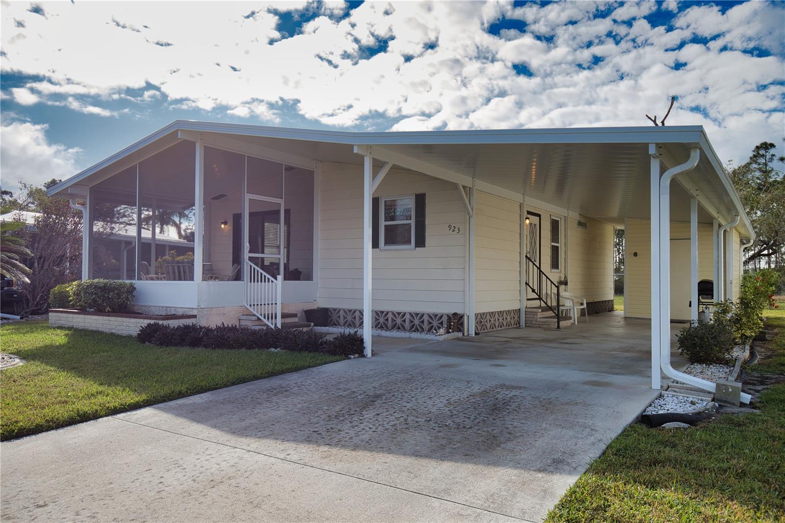 923 IGLESIA DRIVE