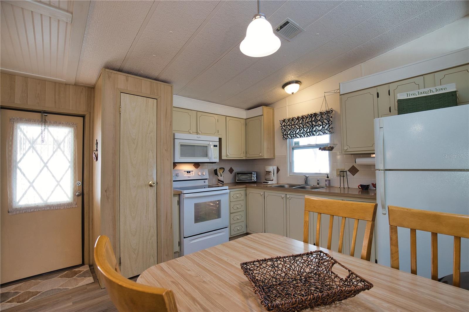LA CASA MHP CO-OP - Residential