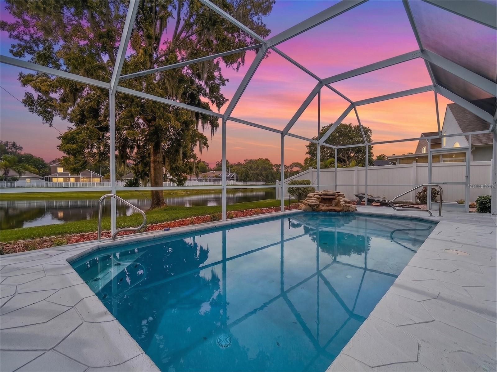 SUMMER LAKES - Residential