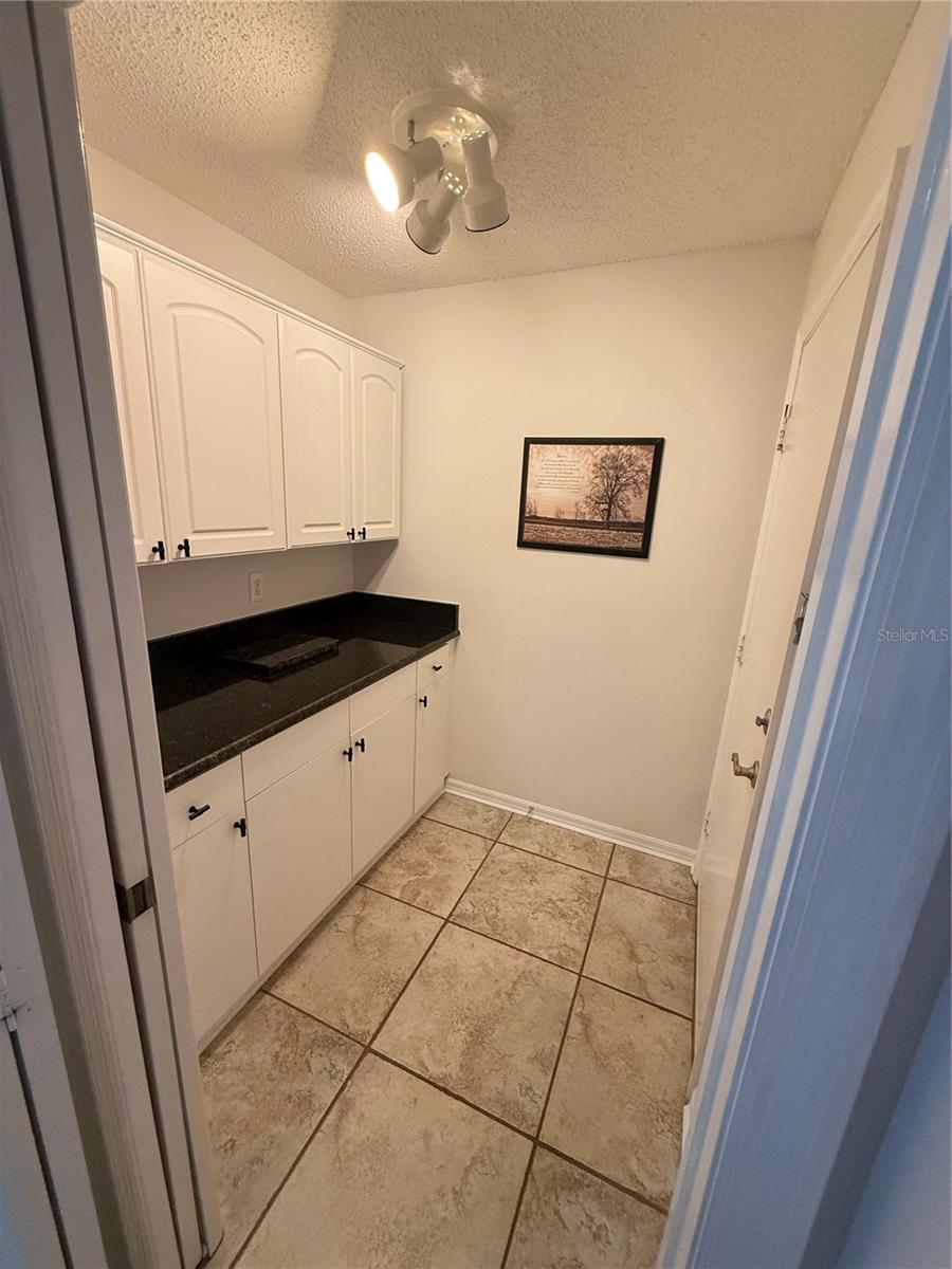 BROOKFIELD CONDO - Residential Lease