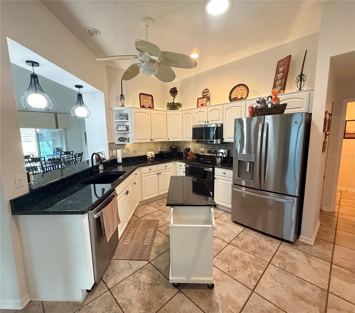 BROOKFIELD CONDO - Residential Lease