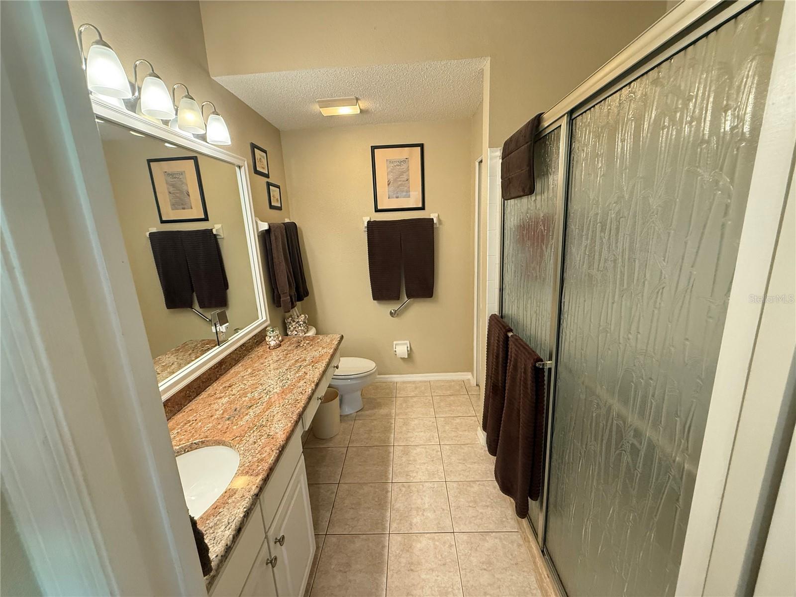 BROOKFIELD CONDO - Residential Lease