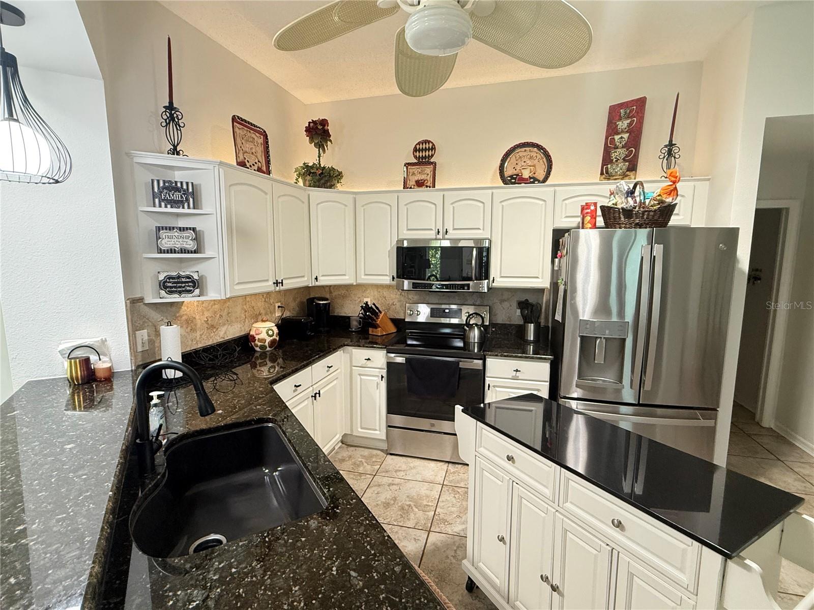 BROOKFIELD CONDO - Residential Lease