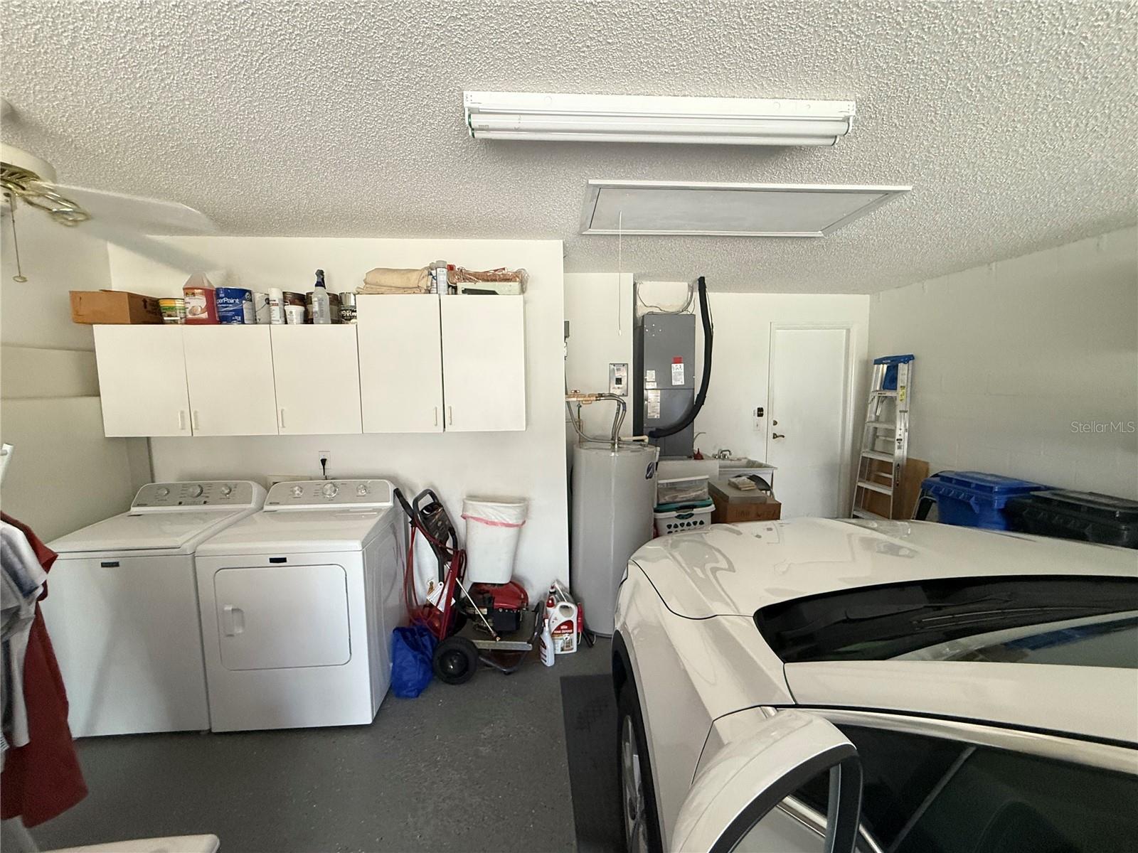 BROOKFIELD CONDO - Residential Lease