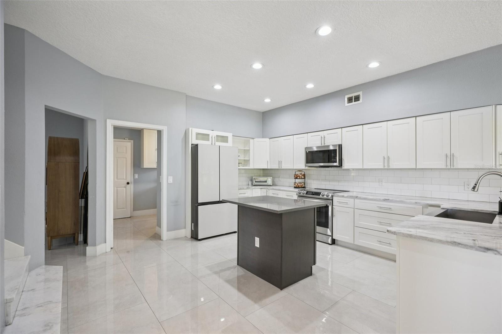 REMINGTON OAKS - Residential